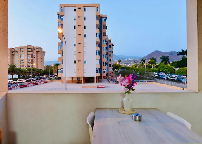 In Cristianos Balcony And On Foot 公寓