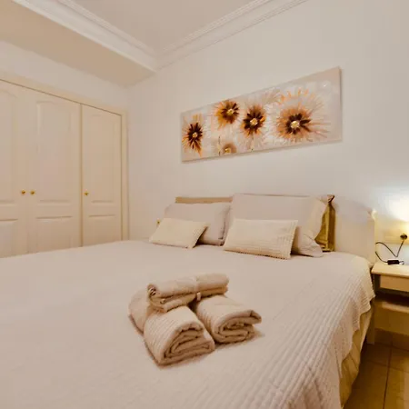 In Cristianos Balcony And On Foot Lägenhet *